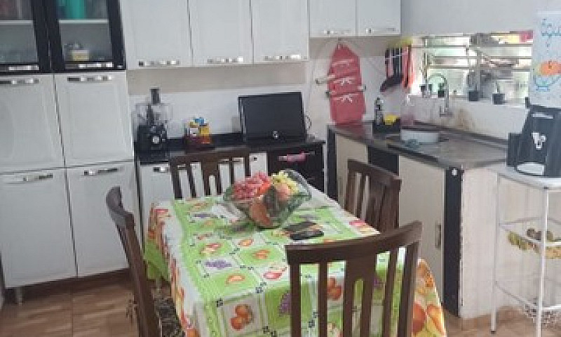Duas Casas De Primei...