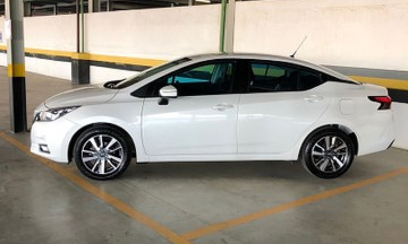 Nissan Versa 1.6 Adv...