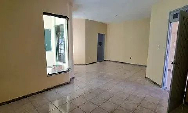 * Casa No Luzia...