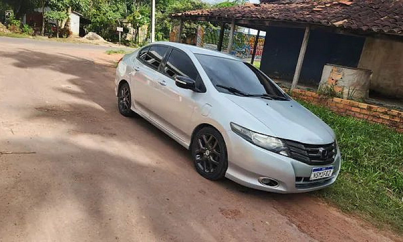 Vendo Honda City 201...