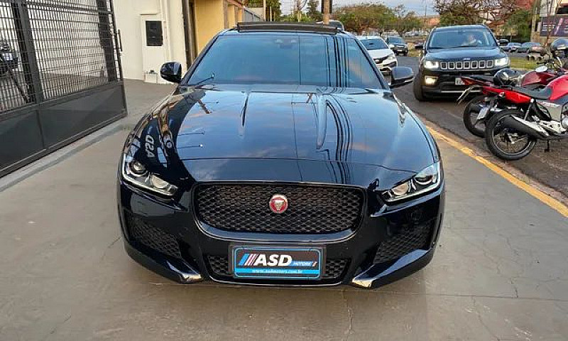 Jaguar Xe  R-Sport T...