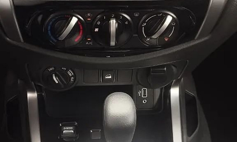 Nissan Frontier Atta...