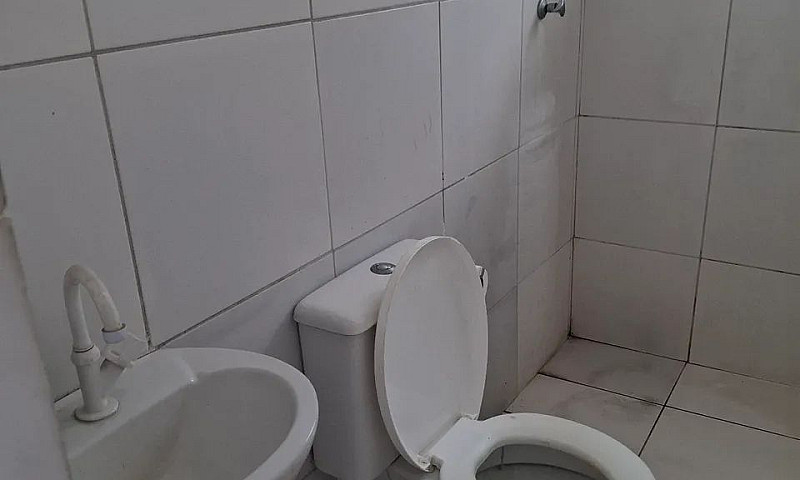 Alugo Casa Condomíni...