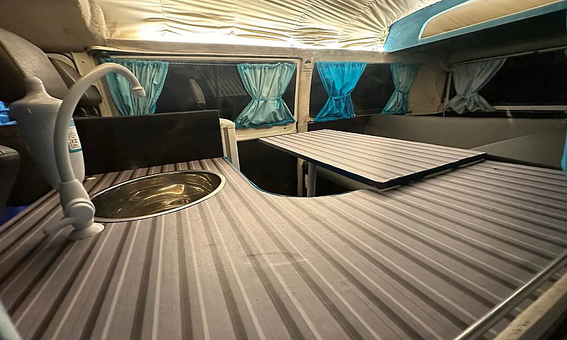 Volkswagen Kombi Sta...