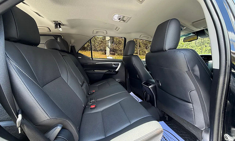 Toyota Hilux Sw4 Srx...
