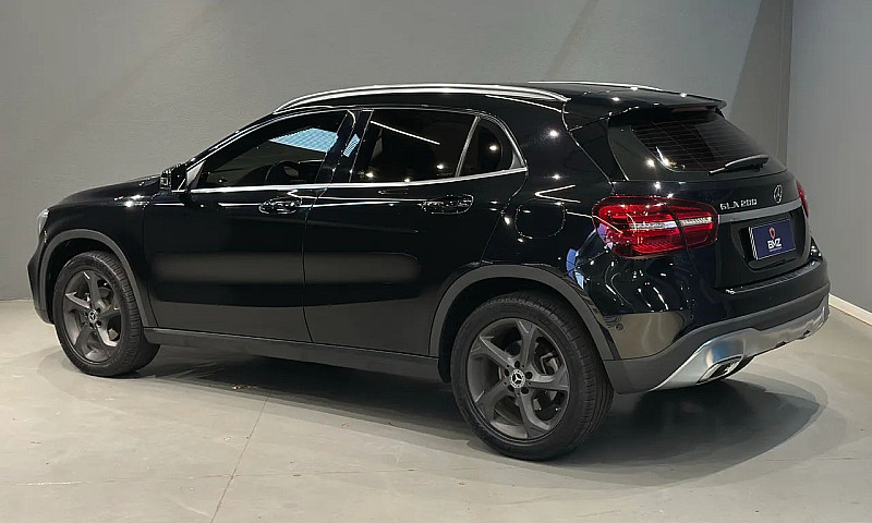 Mercedes-Benz Gla 20...
