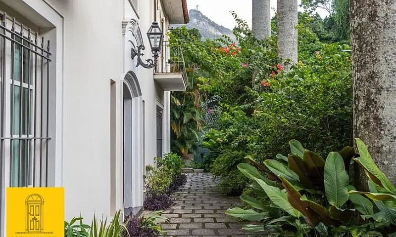 Casa Com Jardim E Vi...
