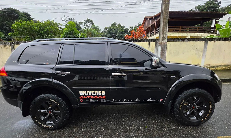 Mitsubishi Pajero Da...
