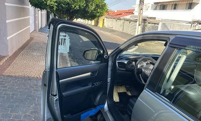 Hilux Prata ...