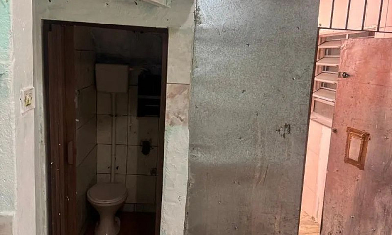 Casa 2 Comodos E Ban...