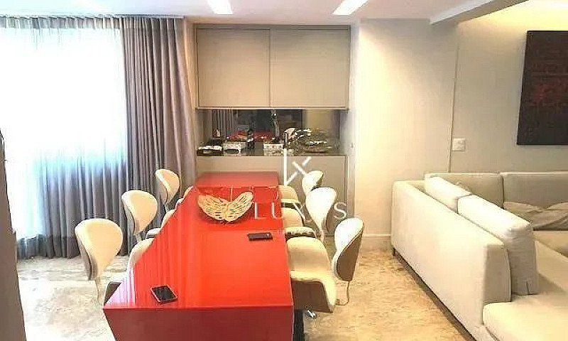 Apartamento 220 Metr...