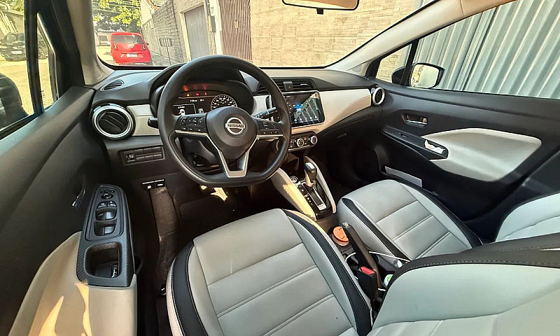 Nissan Versa Advance...