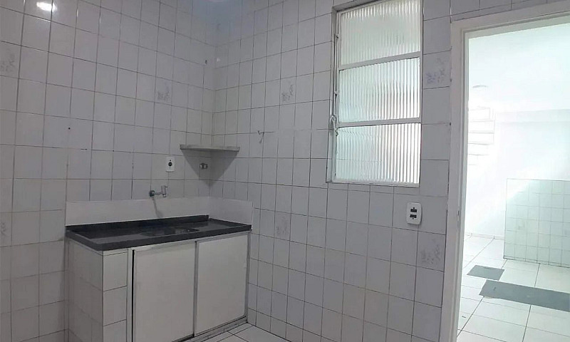 Casa Geminada Com 2 ...