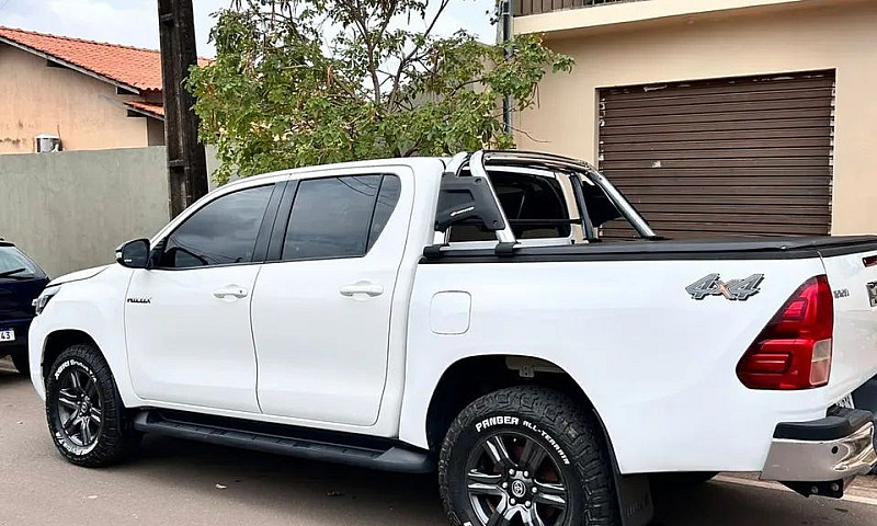 Toyota Hilux Cd Sr 4...