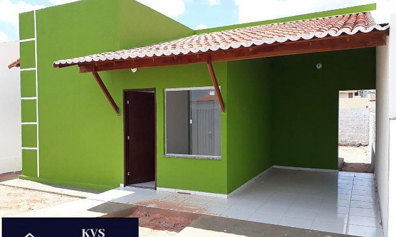Casa Com 2/4 E 2 Suí...