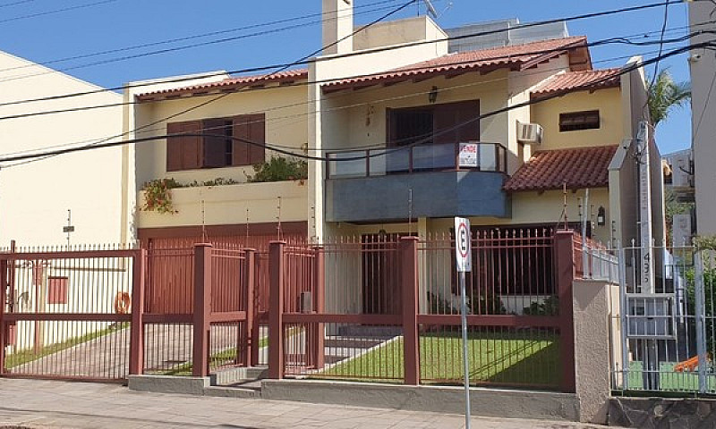 Linda Casa De 4 Dorm...