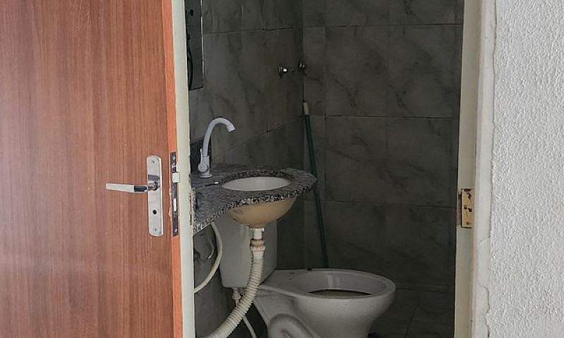 Alugo Casa 2Quartos...