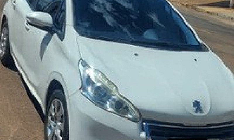 Peugeot 208 2014...