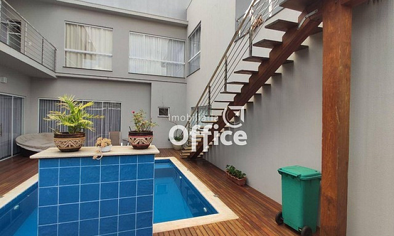 Casa Com 4 Suítes À ...