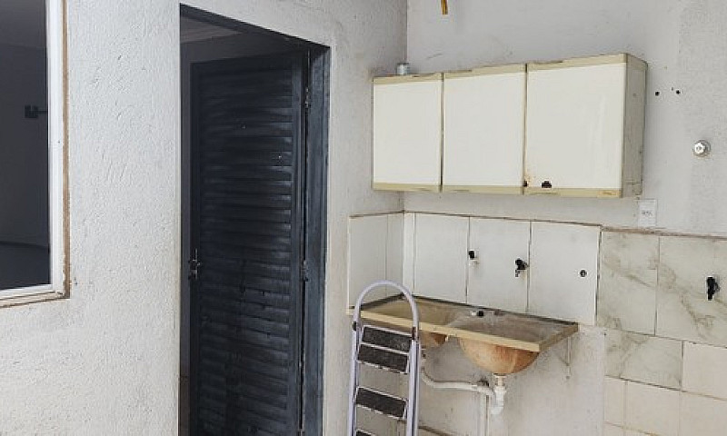 Alugo Casa 2Quartos...