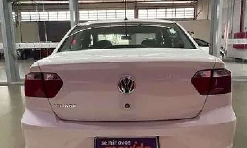 Volkswagen Voyage 1....