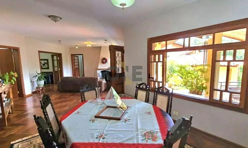 Casa Térrea Com 4 Do...