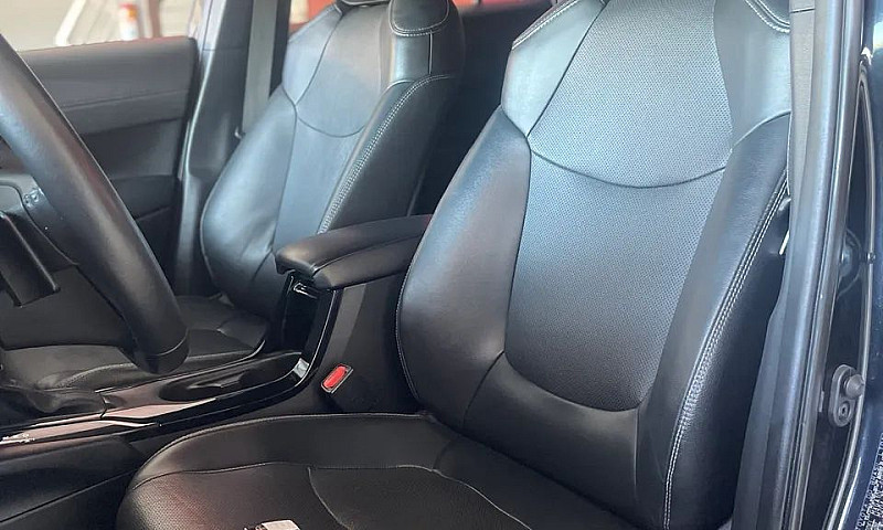 Toyota Corolla Cross...