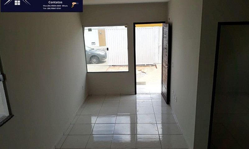 Casa Com 2/4 E 2 Suí...