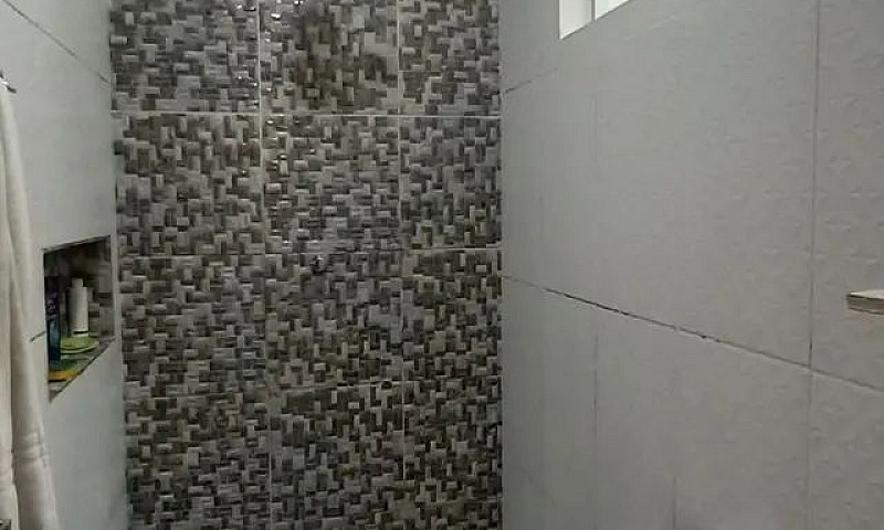 Casa Seminova Com Pi...