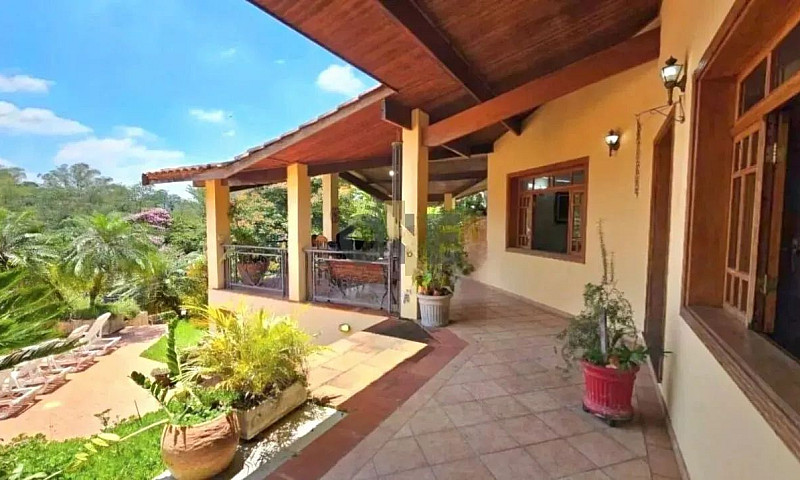 Casa Térrea Com 4 Do...