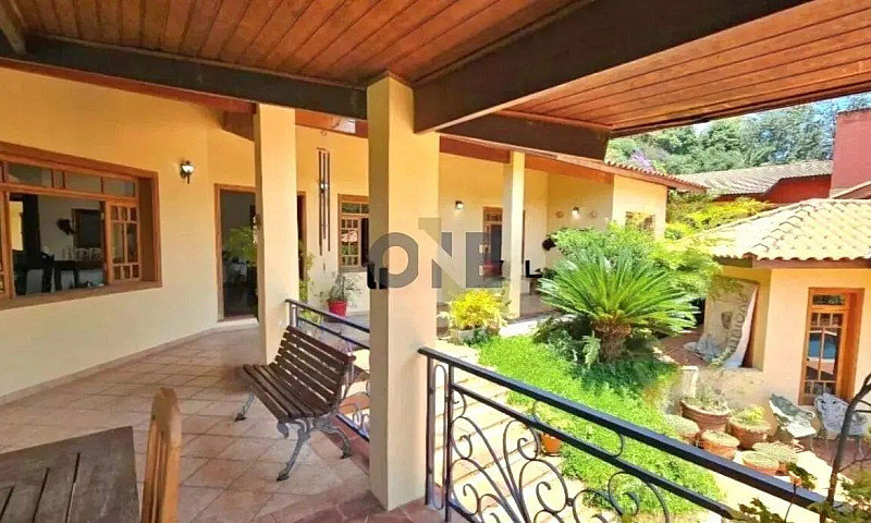 Casa Térrea Com 4 Do...