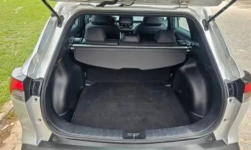 Toyota Corolla Cross...