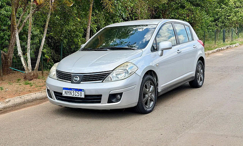 Nissan Tiida S 1.8/1...