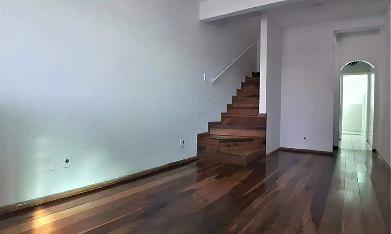 Casa Geminada Com 2 ...