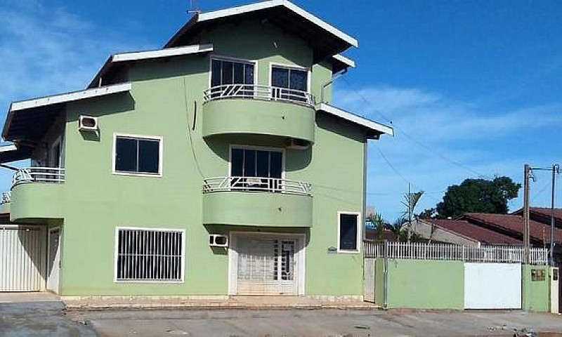 Casas Em Luiz Eduard...