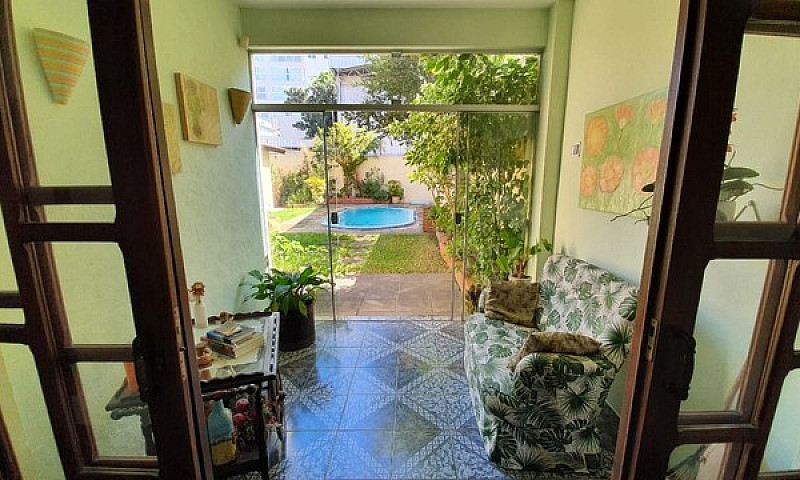Linda Casa De 4 Dorm...