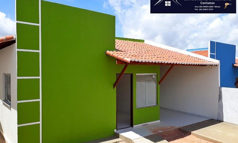 Casa Com 2/4 E 2 Suí...