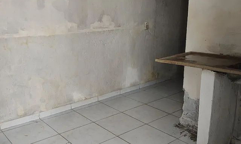 Vende-Se Quartinho M...