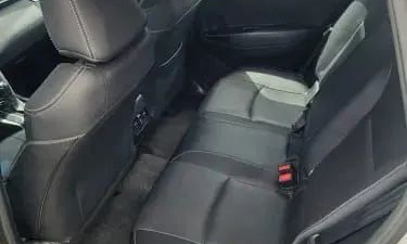 Toyota Corolla Cross...