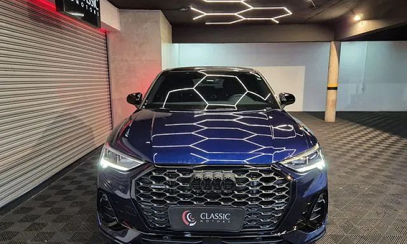 Audi Q3 Spb Perf.bla...