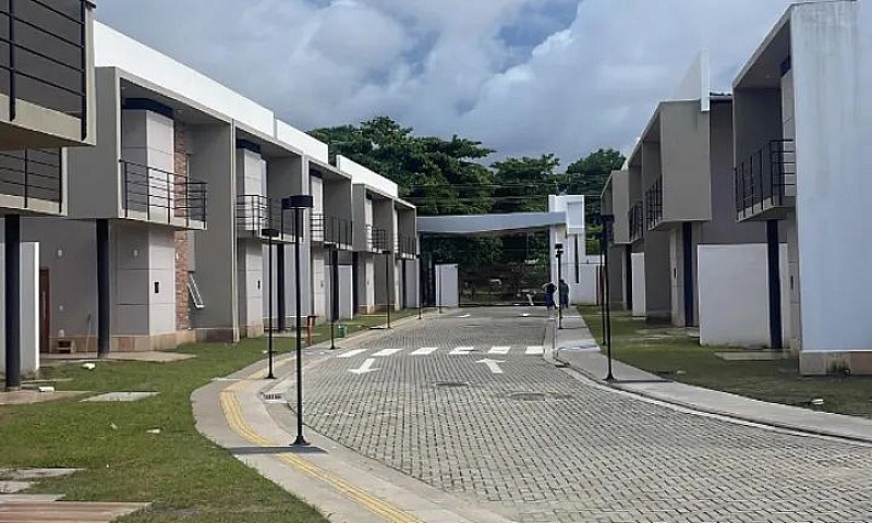 Condomínio De Casas ...