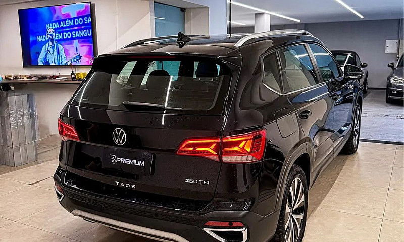 Volkswagen Taos High...