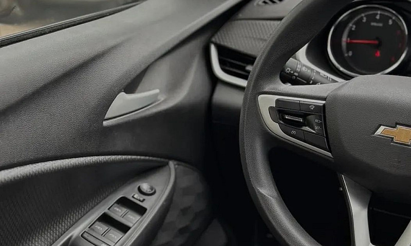 Chevrolet Onix Hatch...