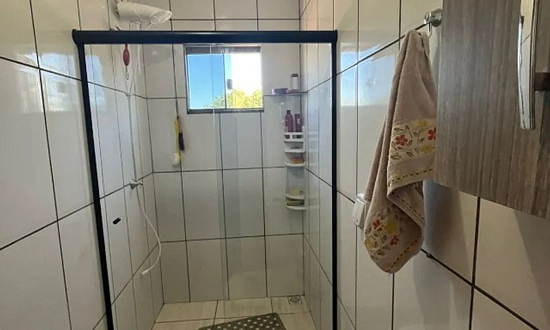 Ampla Casa Com 05 Qu...