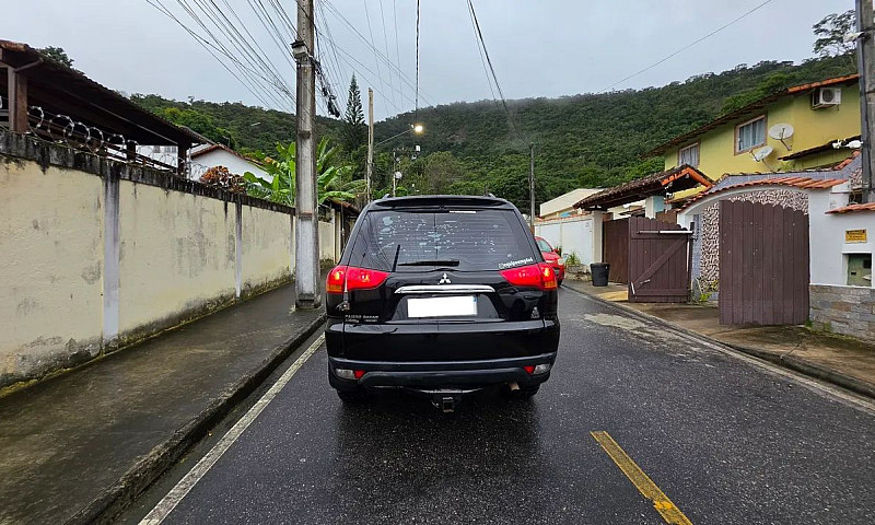 Mitsubishi Pajero Da...