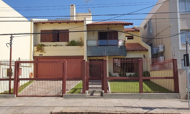 Linda Casa De 4 Dorm...