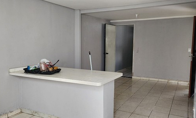 Alugo Casa 2Quartos...