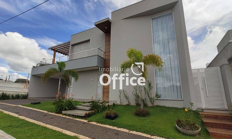 Casa Com 4 Suítes À ...