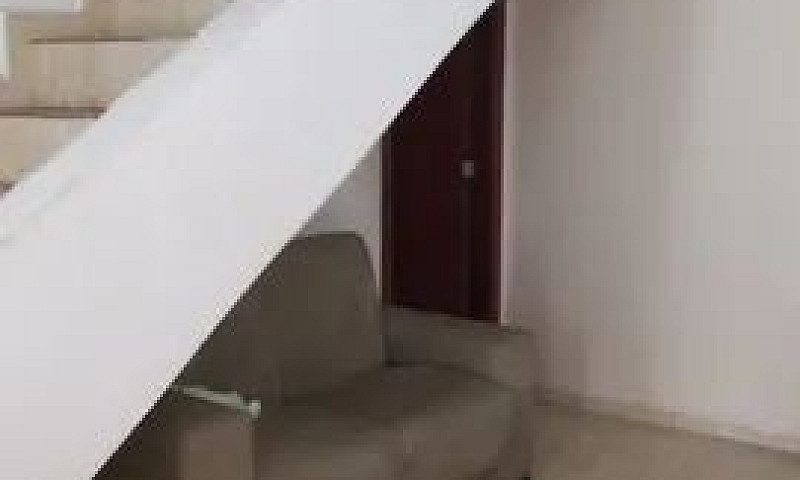 Venda. Casa 2 Pavime...