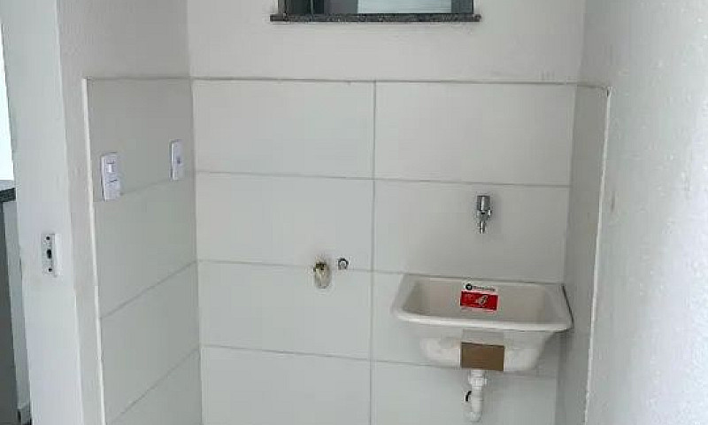 Casa De 2/4 No Bairr...